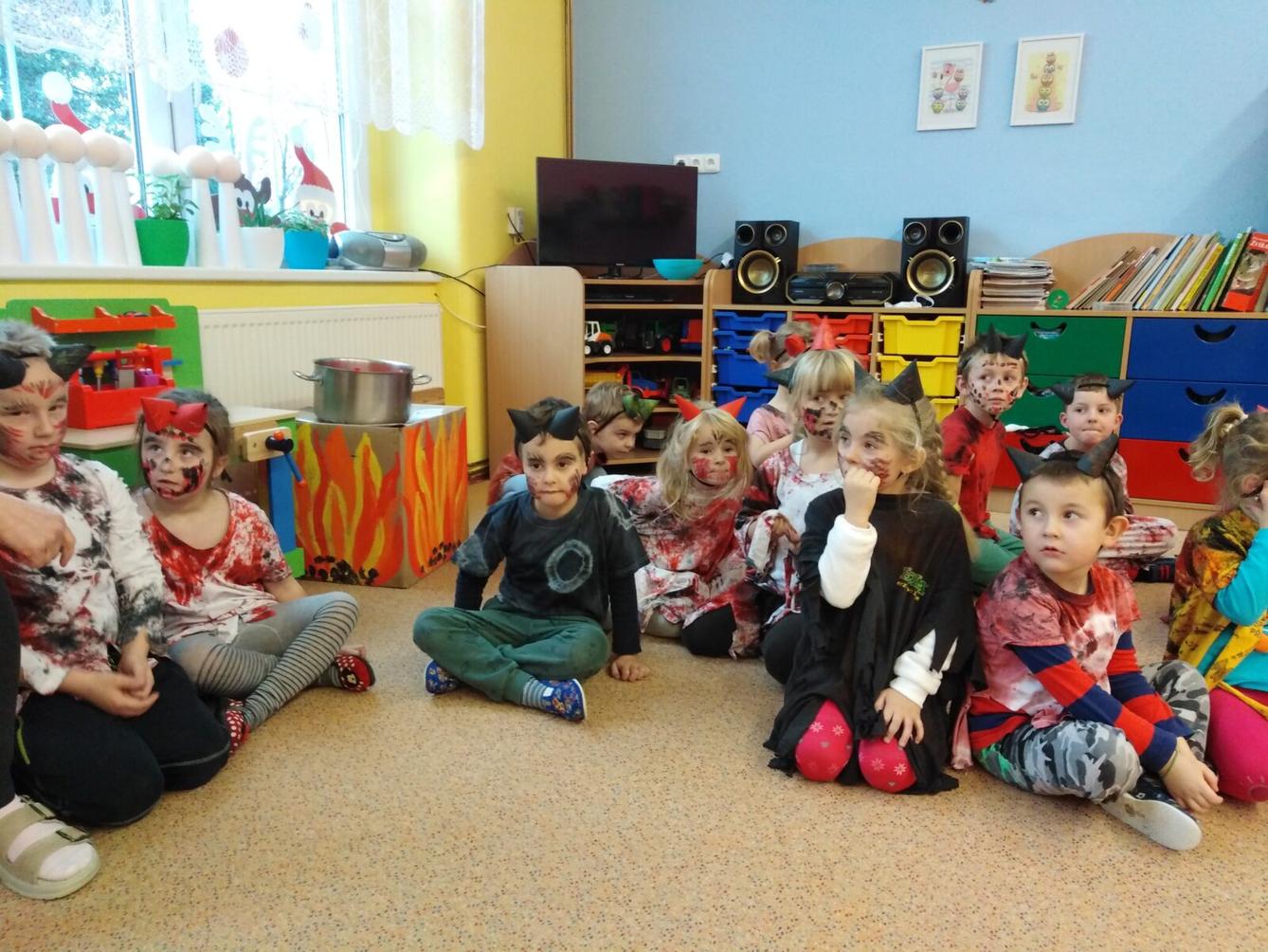 Návštěva ČERTA, MIKULÁŠE A ANDÍLKA v MŠ - 28