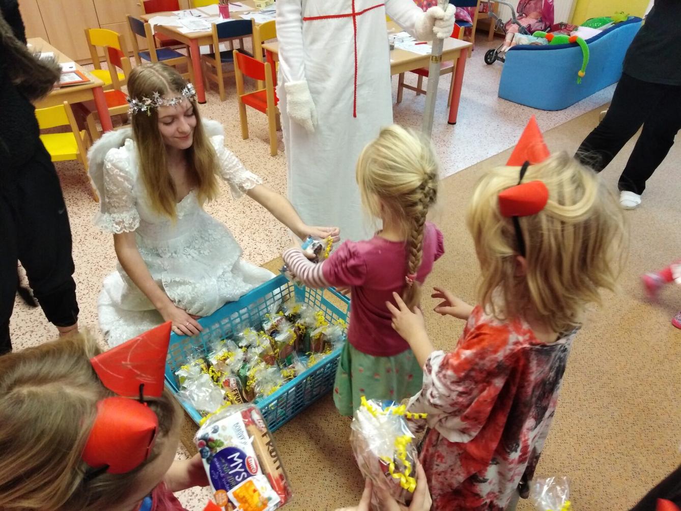 Návštěva ČERTA, MIKULÁŠE A ANDÍLKA v MŠ - 45