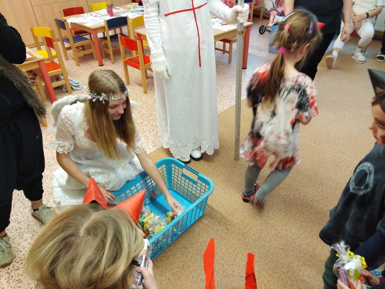 Návštěva ČERTA, MIKULÁŠE A ANDÍLKA v MŠ - 52