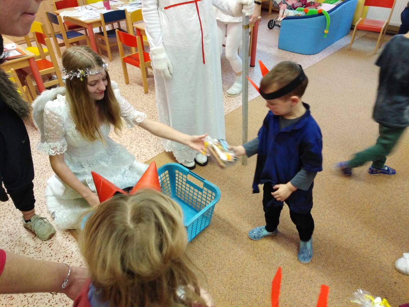 Návštěva ČERTA, MIKULÁŠE A ANDÍLKA v MŠ - 53