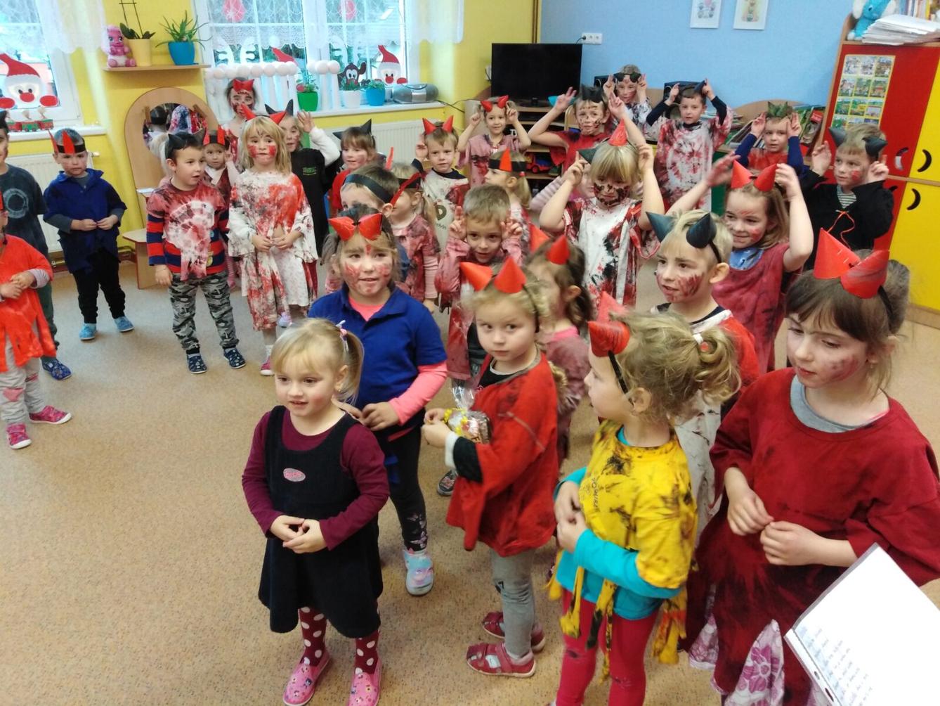 Návštěva ČERTA, MIKULÁŠE A ANDÍLKA v MŠ - 57