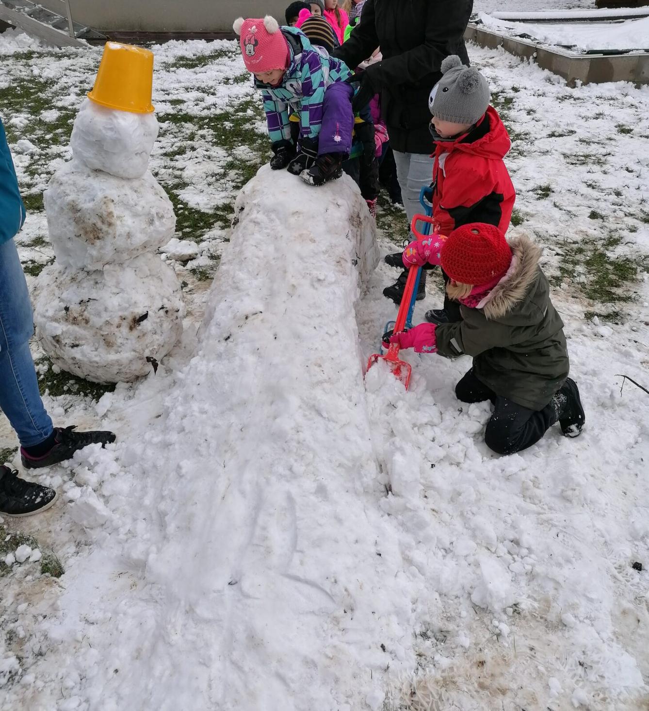 Konečně sníh!! užíváme si ho ze všech sil:-) - 27