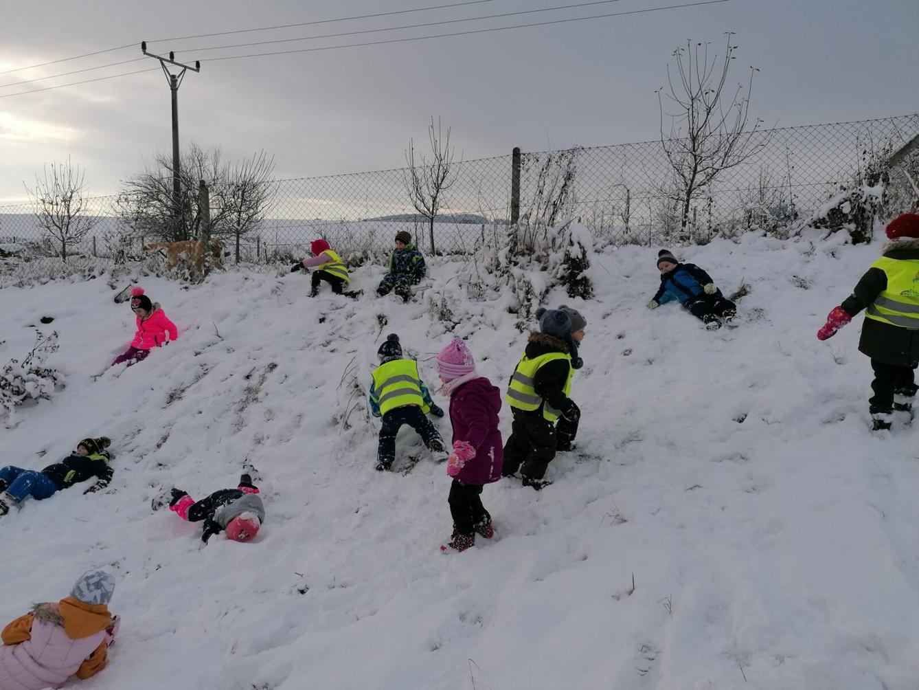 Konečně sníh!! užíváme si ho ze všech sil:-) - 36