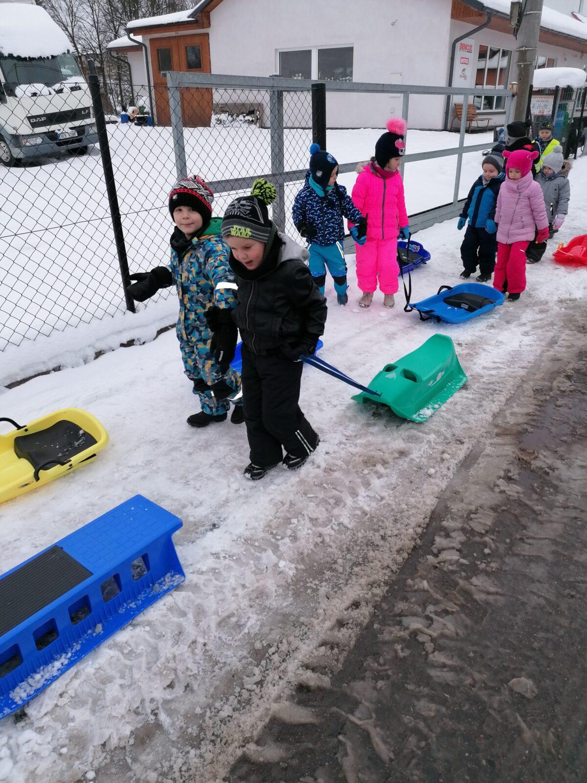 ZIMNÍ OLYMPIJSKÉ HRY V MŠ  III. (závody "bobů" a "spřežení" :-)) - 1