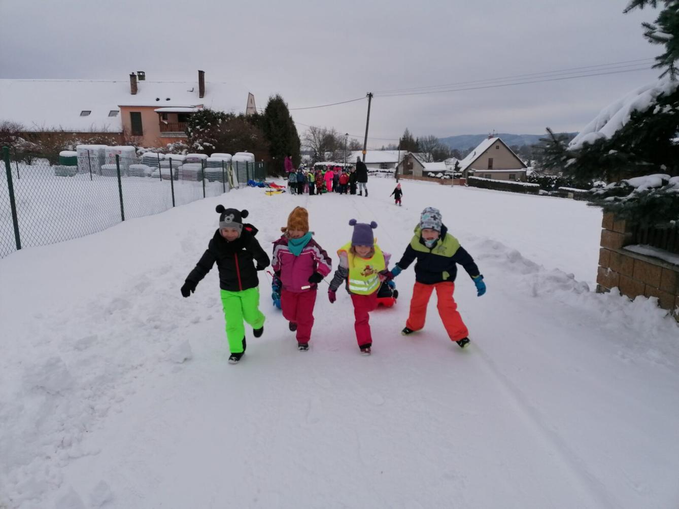 ZIMNÍ OLYMPIJSKÉ HRY V MŠ  III. (závody "bobů" a "spřežení" :-)) - 13