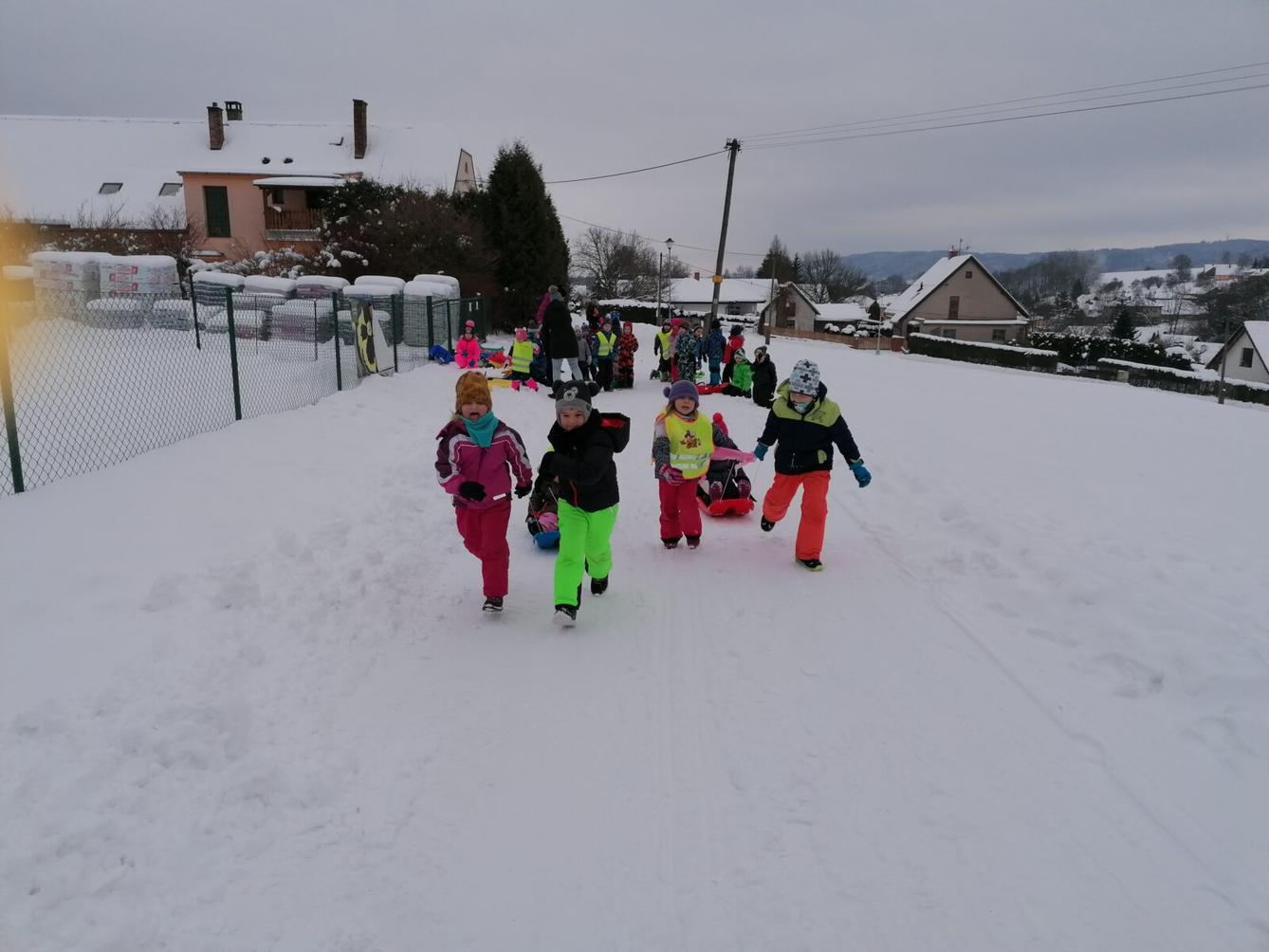ZIMNÍ OLYMPIJSKÉ HRY V MŠ III. (závody "bobů" a "spřežení" :-)) - 17