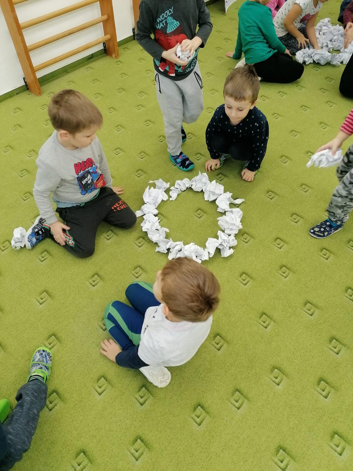 ZIMNÍ OLYMPIJSKÉ HRY V MŠ IV. ("stavíme sněhuláka") - 9