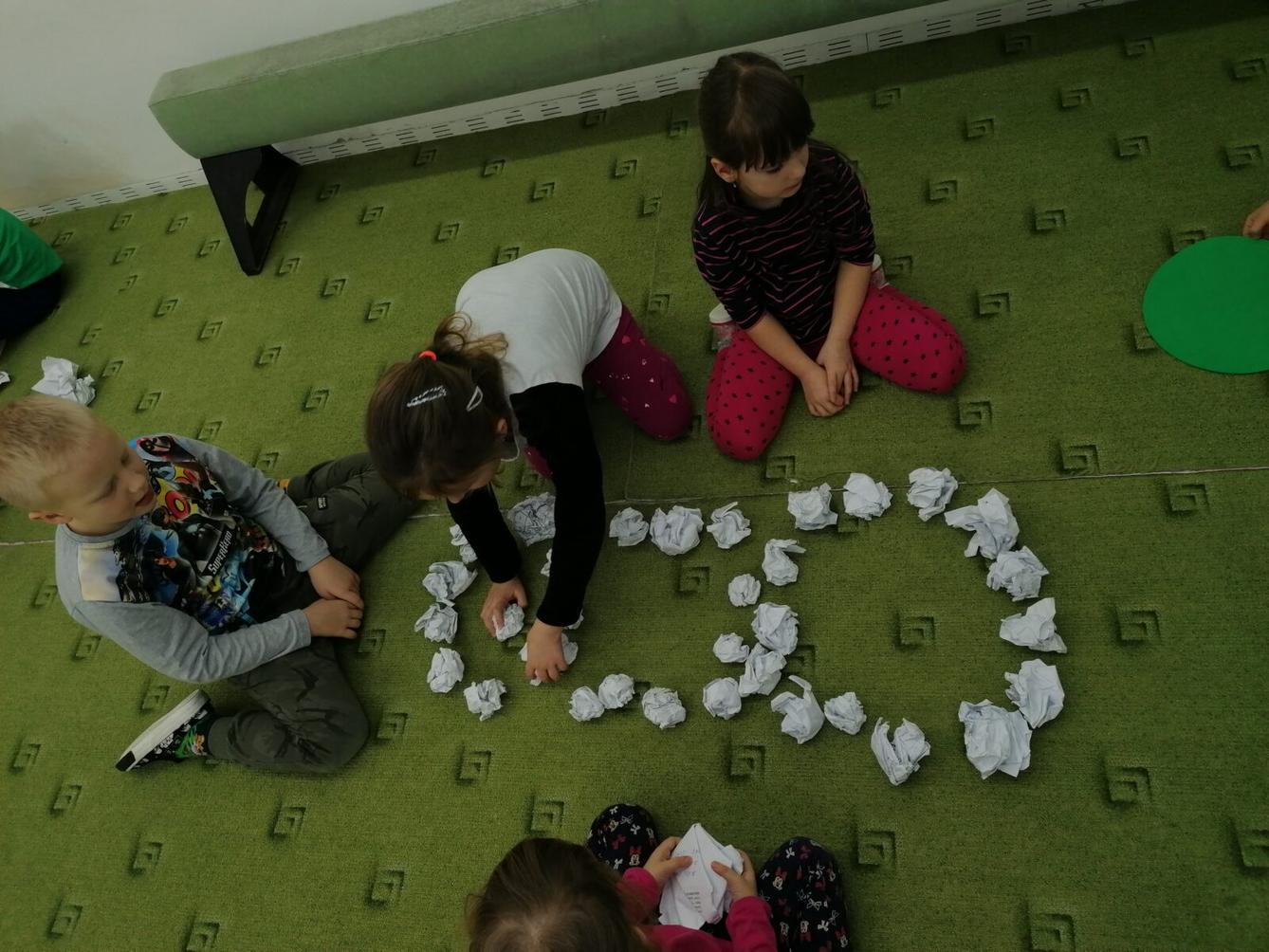 ZIMNÍ OLYMPIJSKÉ HRY V MŠ IV. ("stavíme sněhuláka") - 10