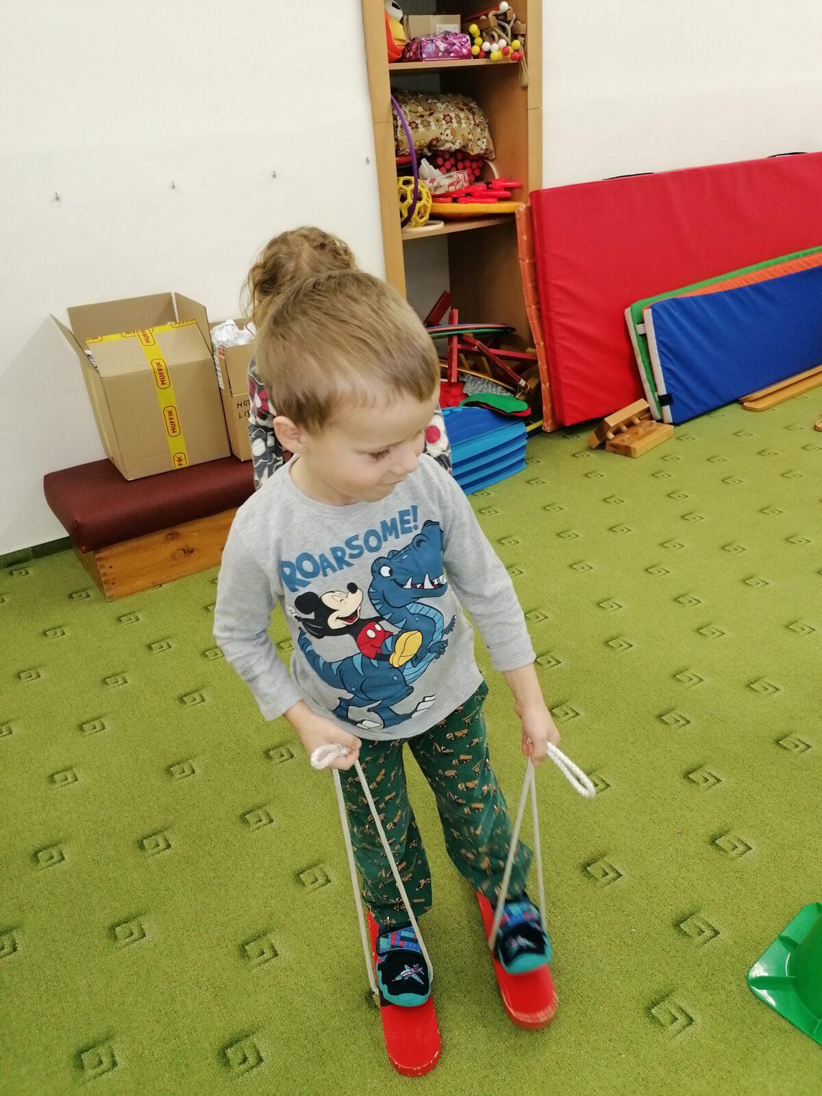 ZIMNÍ OLYMPIJSKÉ HRY V MŠ VI. (slalom na lyžích a "padák") - 14