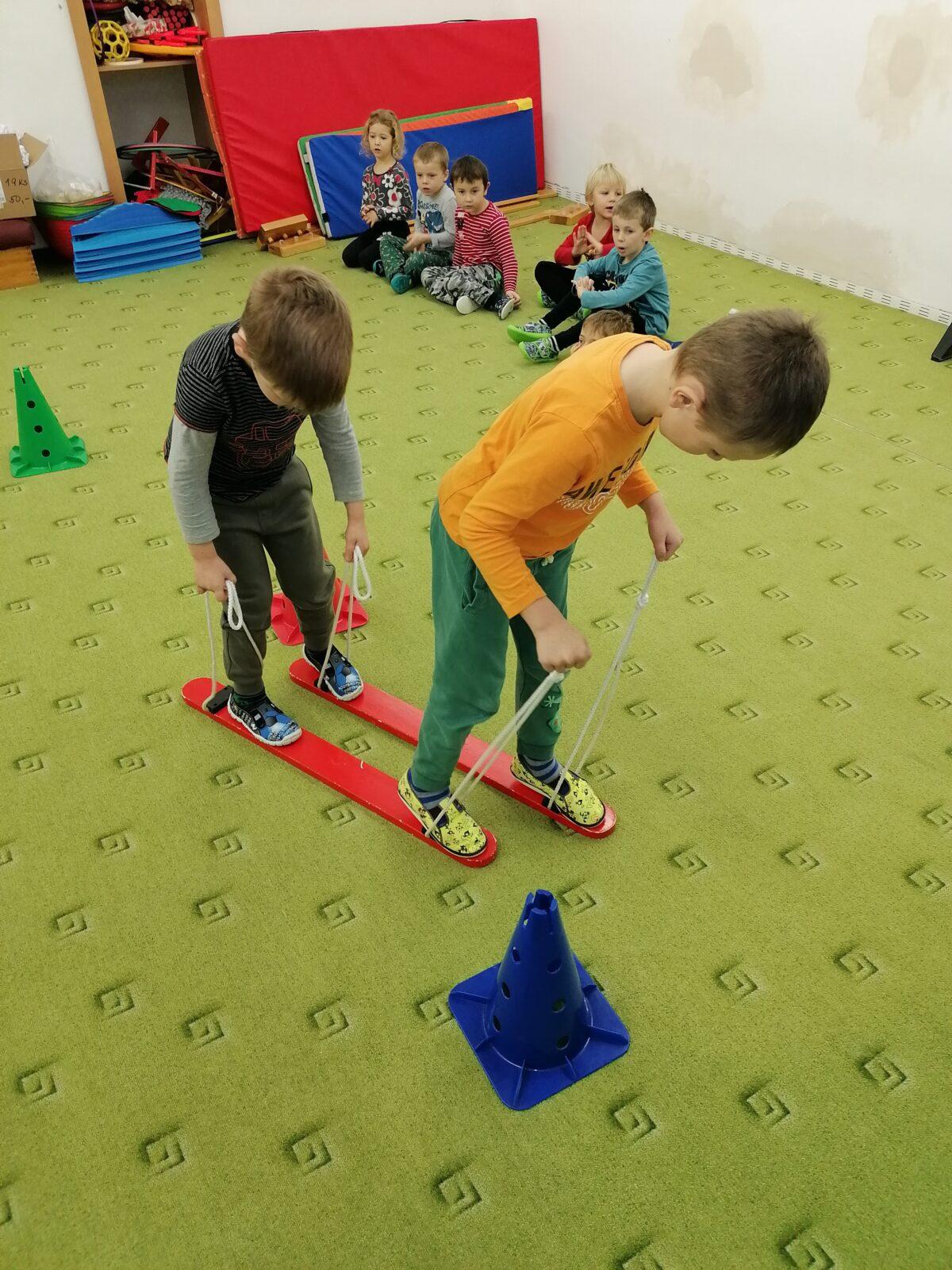 ZIMNÍ OLYMPIJSKÉ HRY V MŠ VI. (slalom na lyžích a "padák") - 19