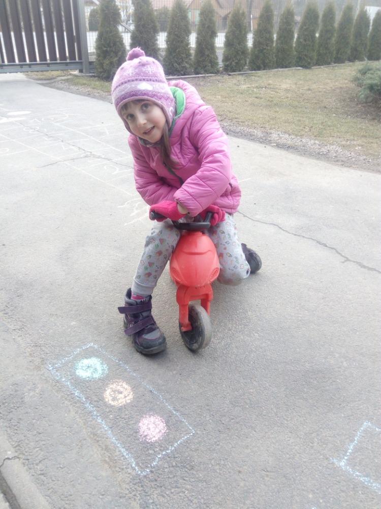 Distanční výuka v MŠ Kamarád (Ten dělá to a ten zas tohle:-)) - 37