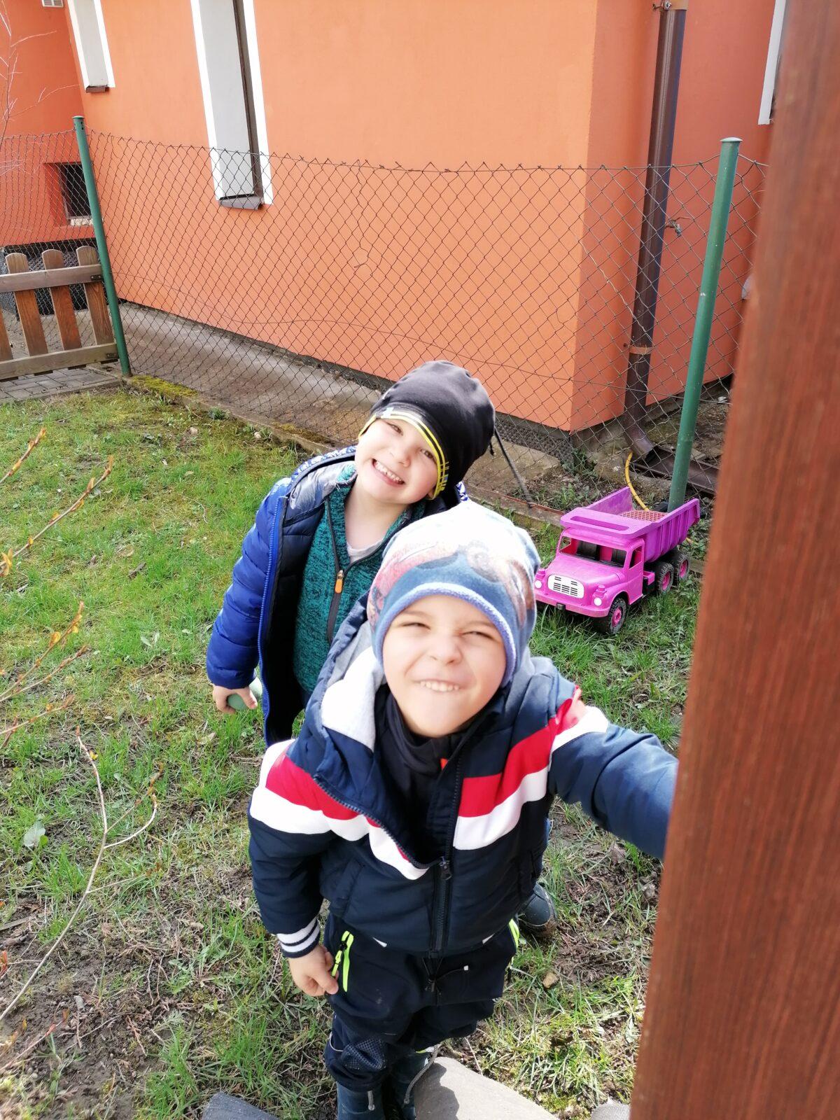 KONEČNĚ SI UŽÍVÁME ZAHRADY!!!!!!!! :-) - 12