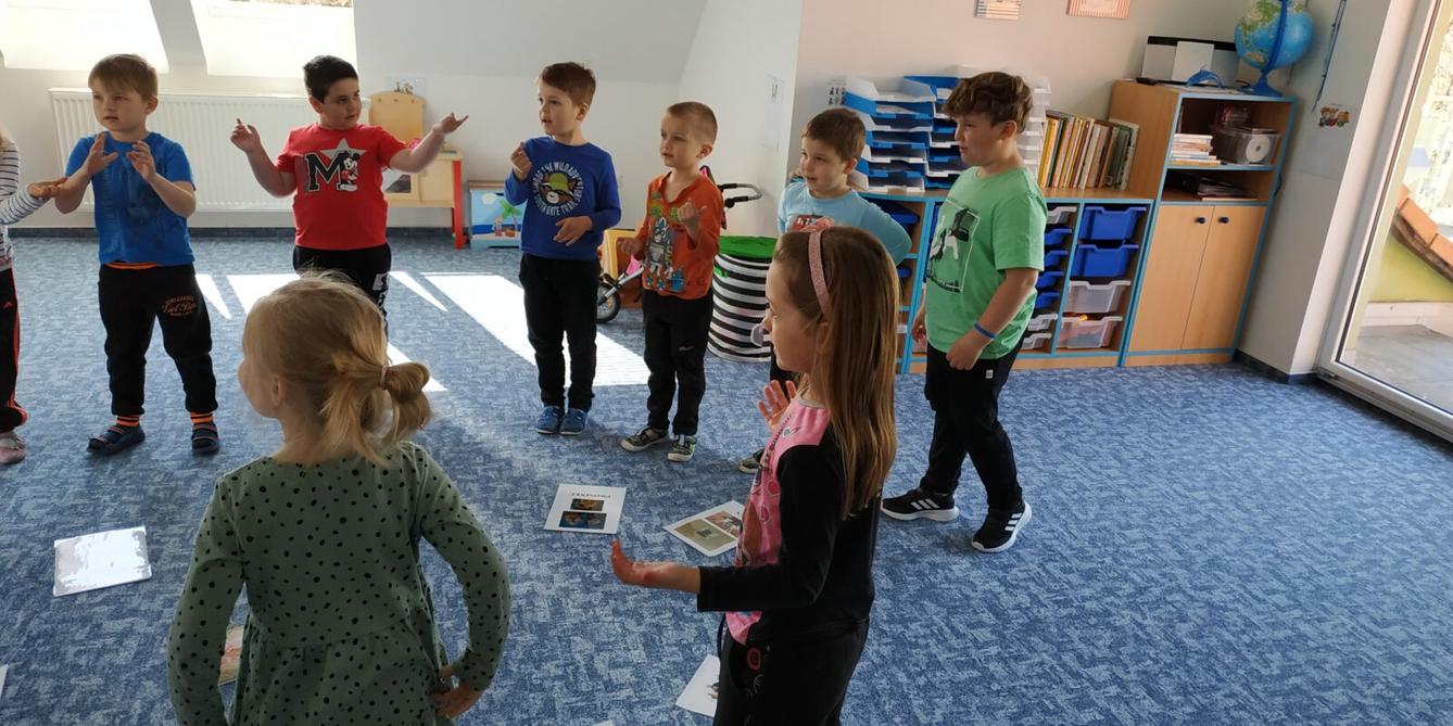 Návštěva ze ZŠ a dáreček pro maminky - 5