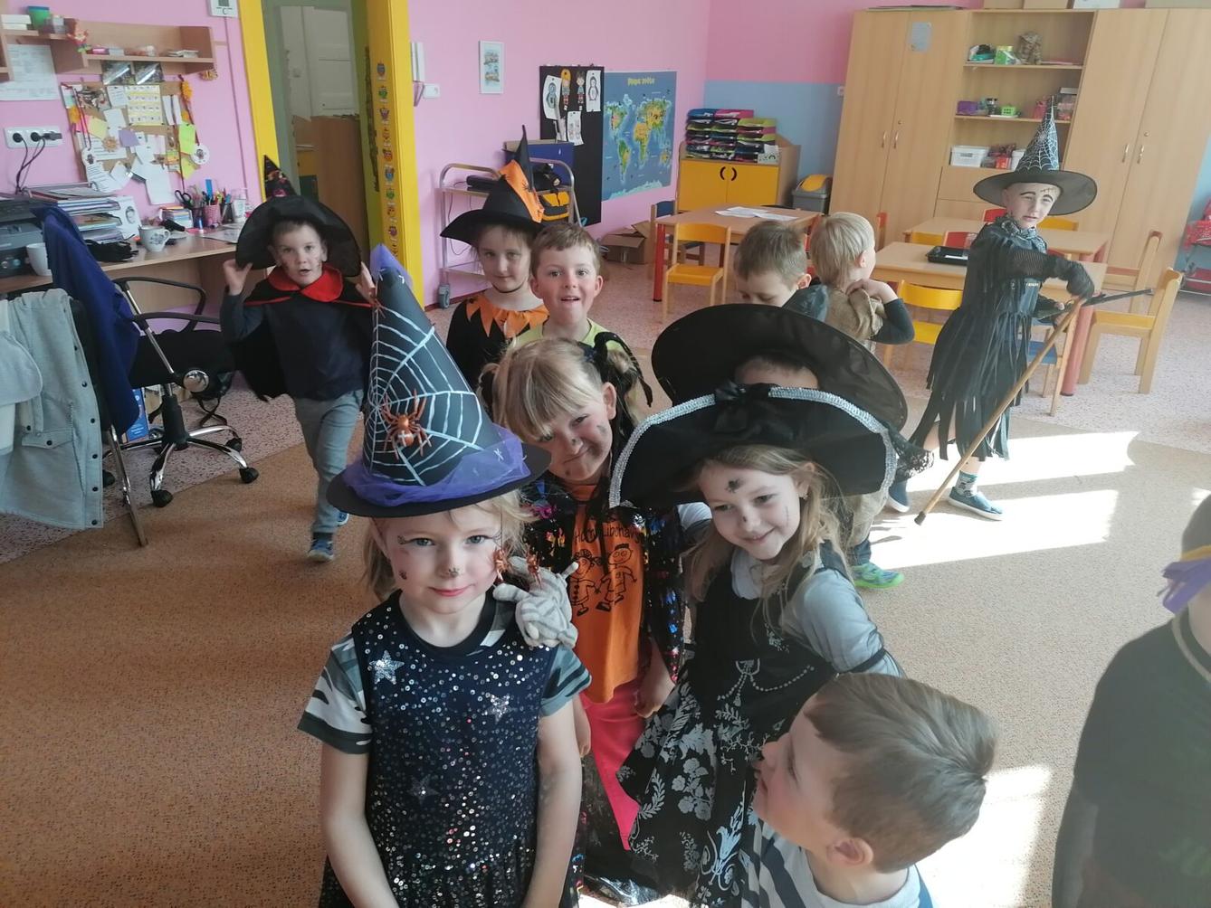 Čarodějnický rej v MŠ :-) - 53