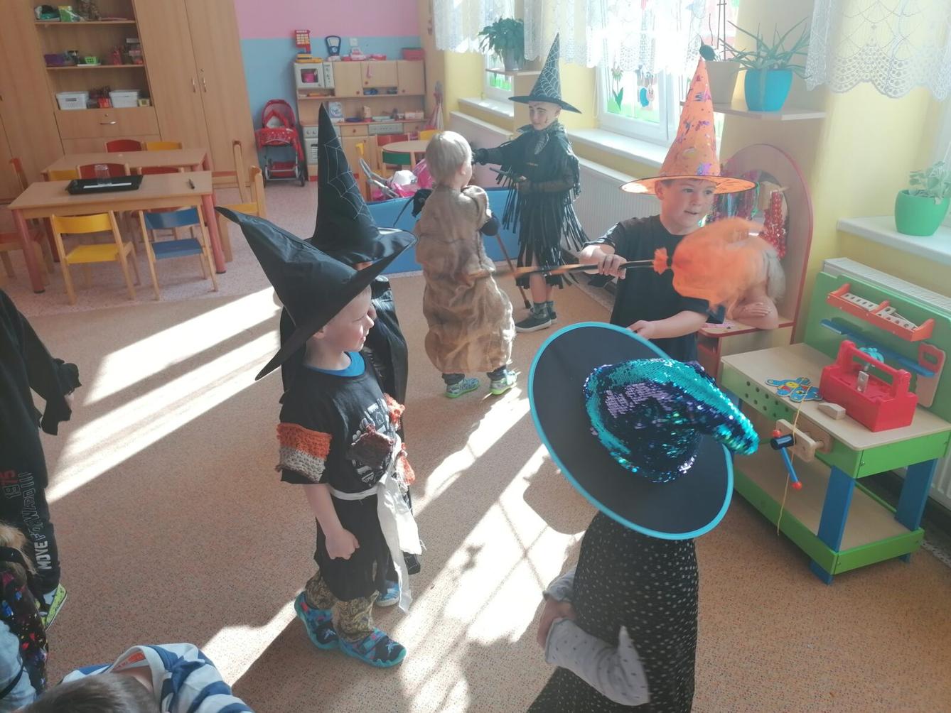 Čarodějnický rej v MŠ :-) - 54