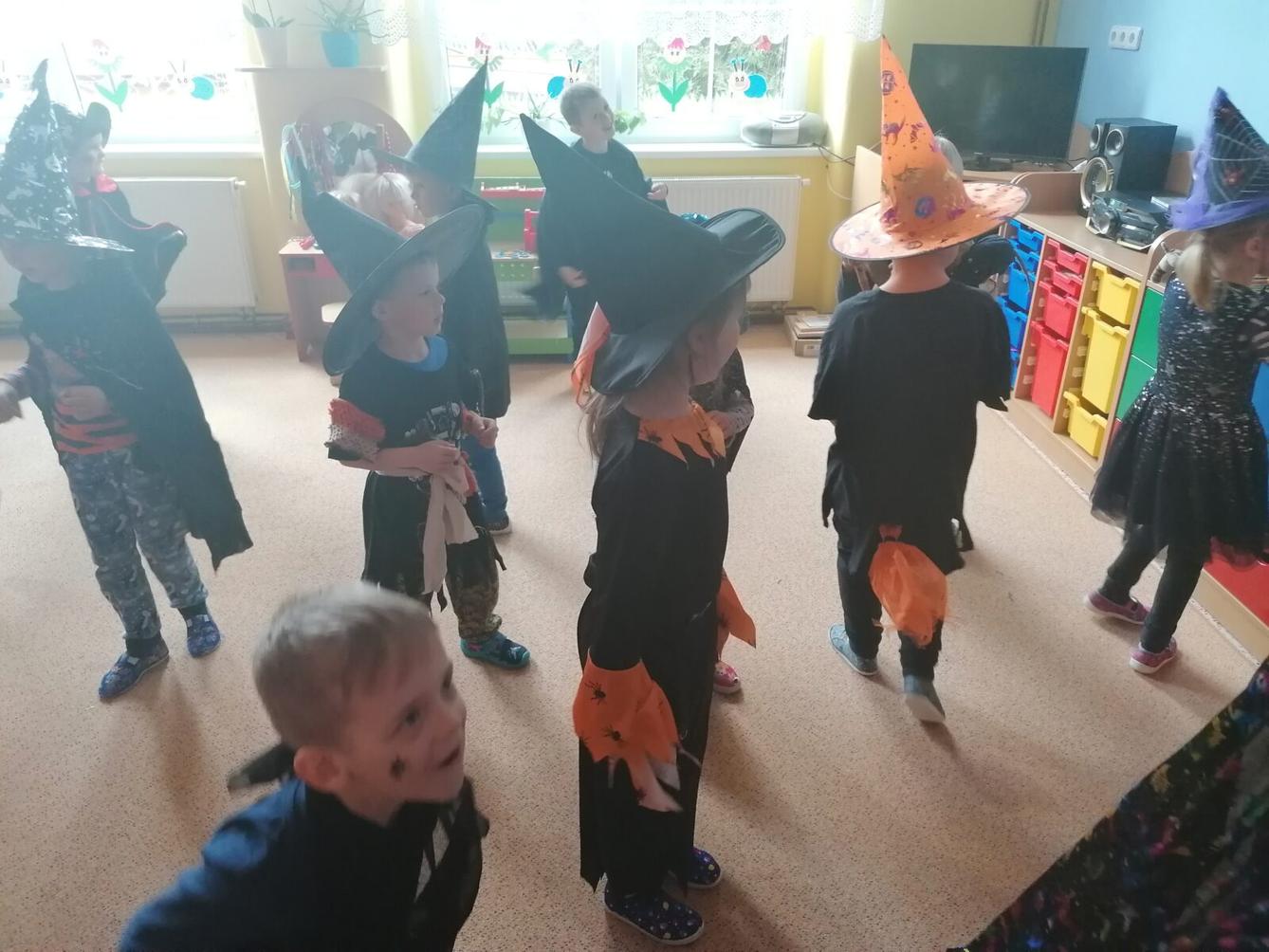 Čarodějnický rej v MŠ :-) - 56