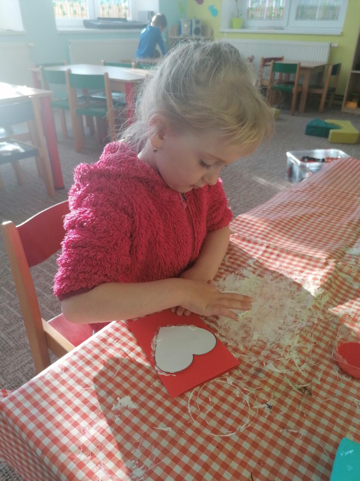 Vyrábíme přáníčko pro maminky:-) - 1