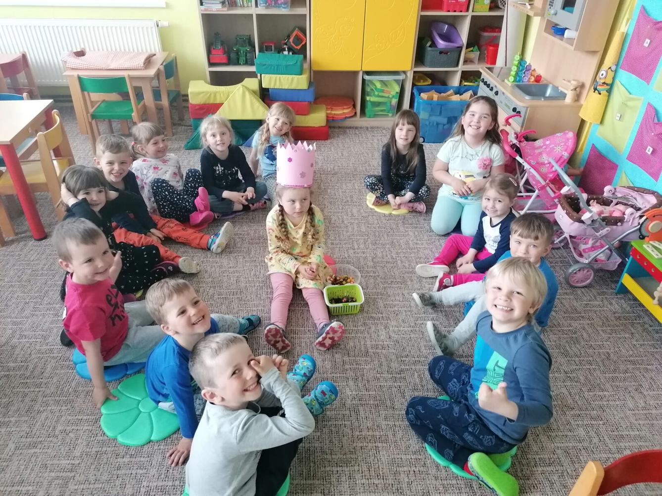 Broučci slaví: Ilonka měla narozeniny :-) - 1