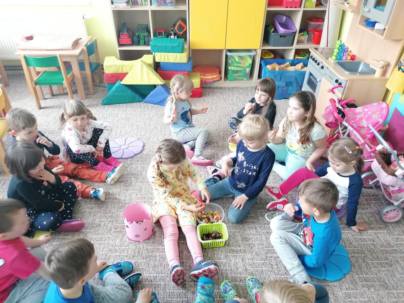 Broučci slaví: Ilonka měla narozeniny :-) - 10