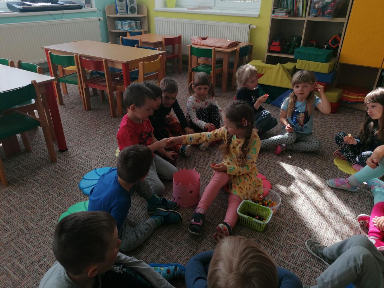 Broučci slaví: Ilonka měla narozeniny :-) - 15