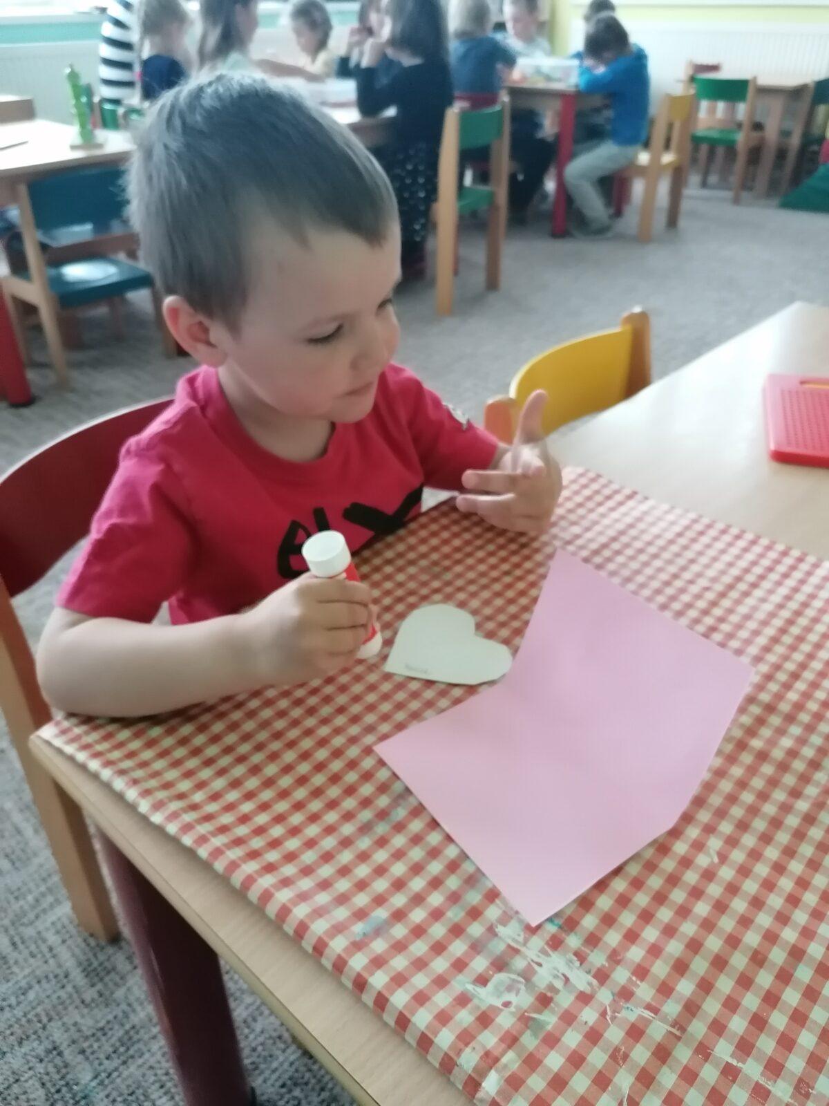 Vyrábíme přáníčko pro maminky:-) - 13