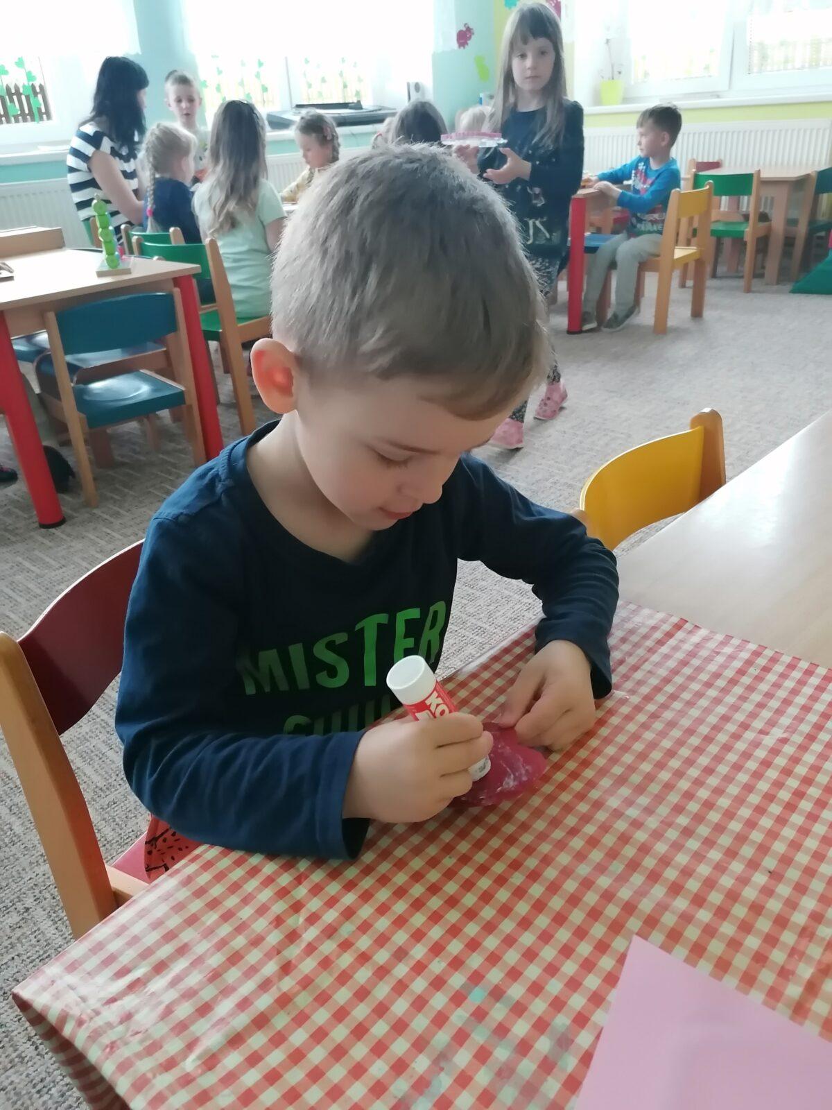 Vyrábíme přáníčko pro maminky:-) - 14