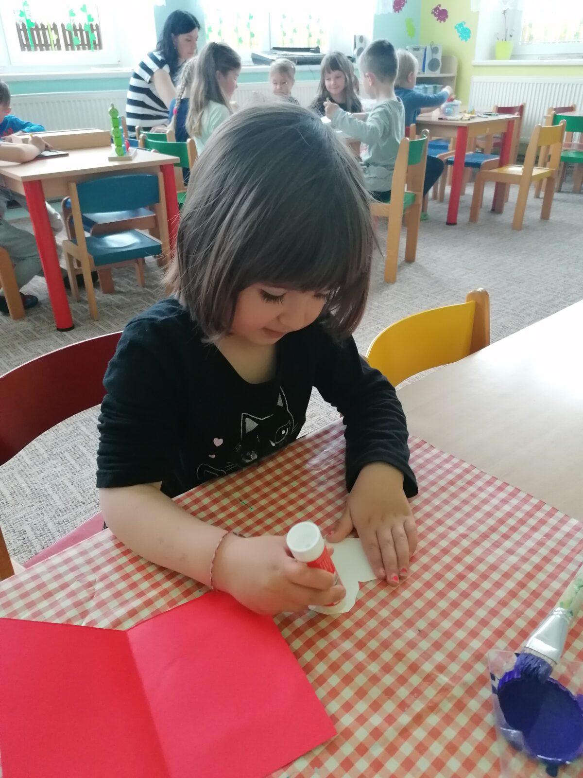 Vyrábíme přáníčko pro maminky:-) - 15