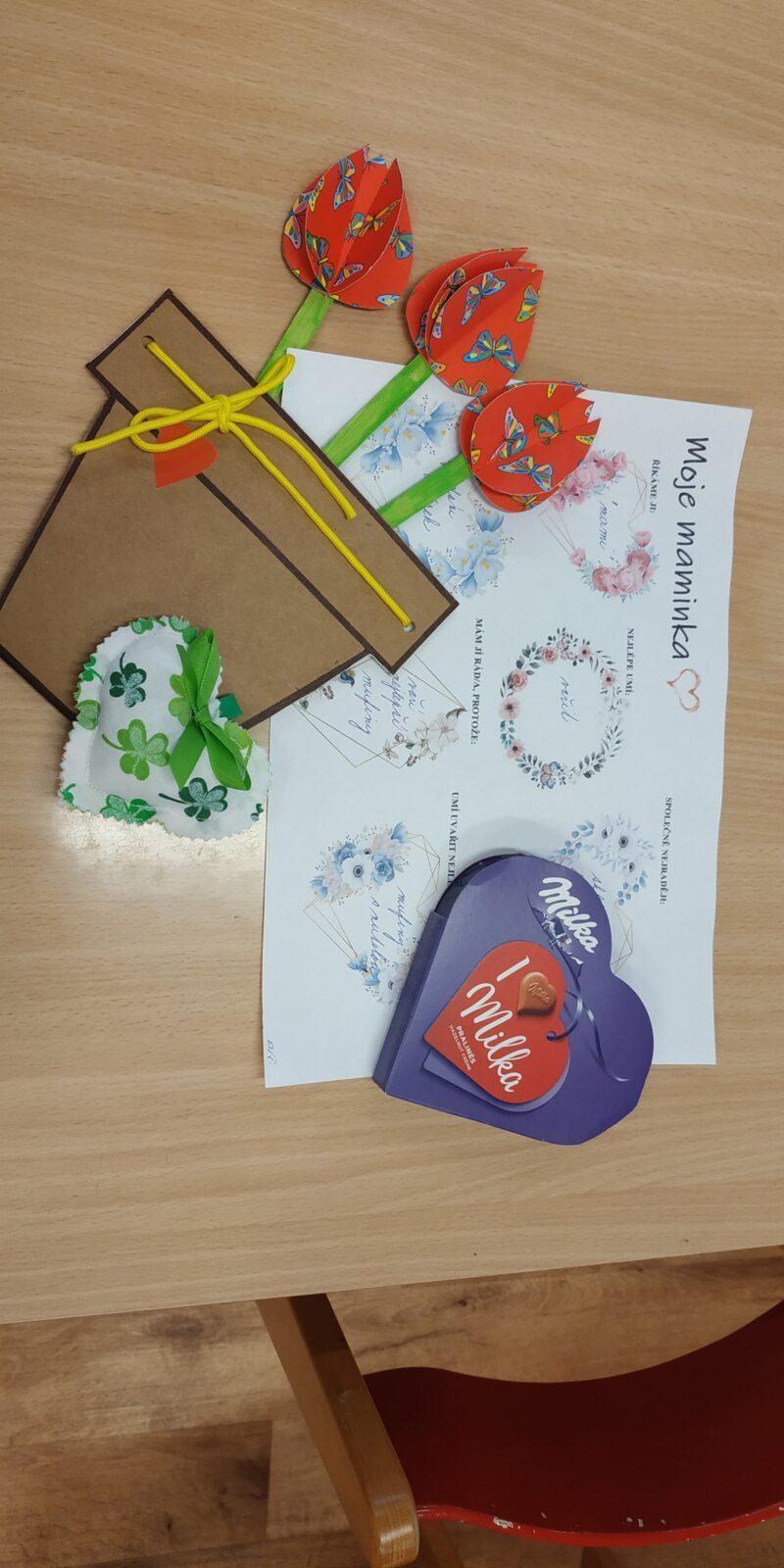 Návštěva ze ZŠ a dáreček pro maminky - 7