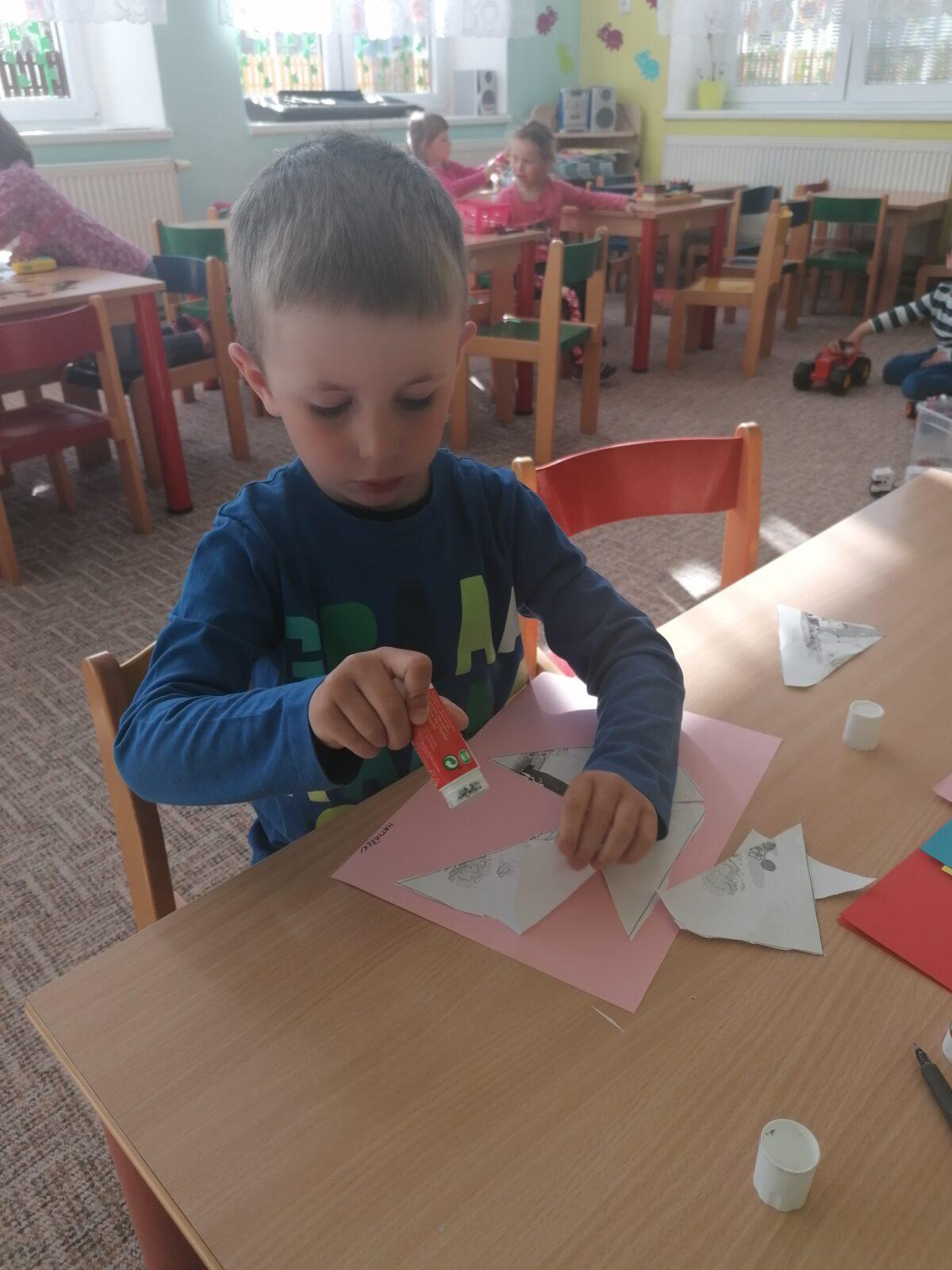 Broučci: "tvoříme" - Rodina - 8