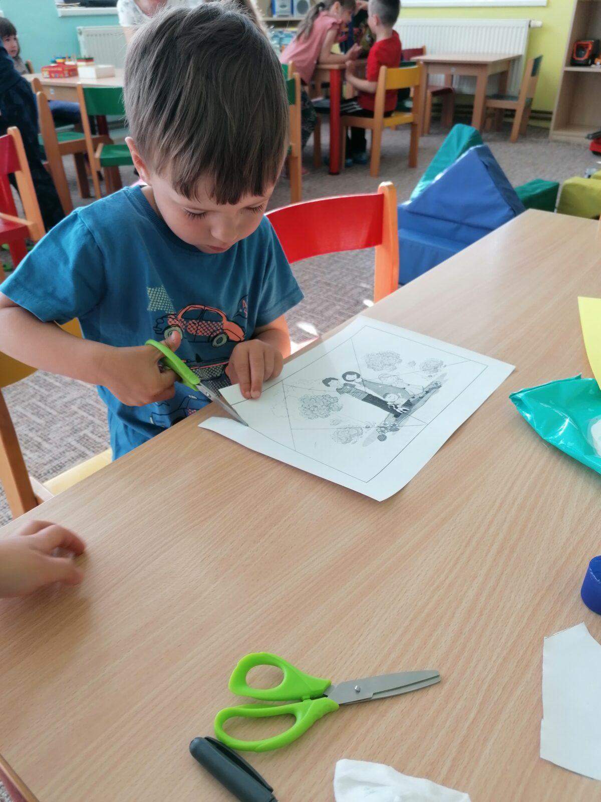 Broučci: "tvoříme" - Rodina - 23