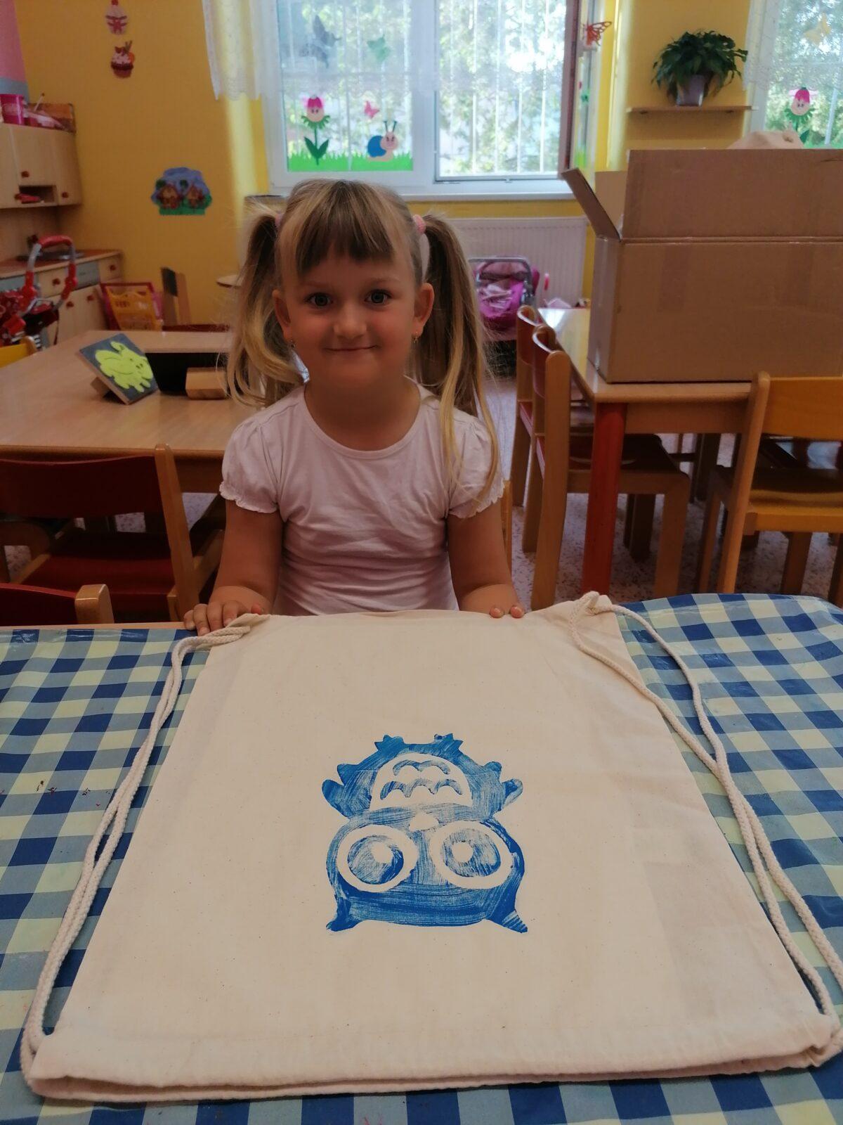 "příprava" batůžků ke dni dětí :-) - 2