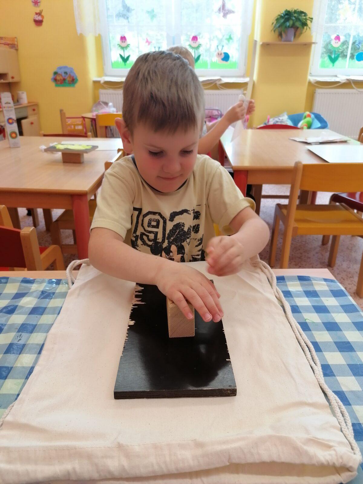 "příprava" batůžků ke dni dětí :-) - 41