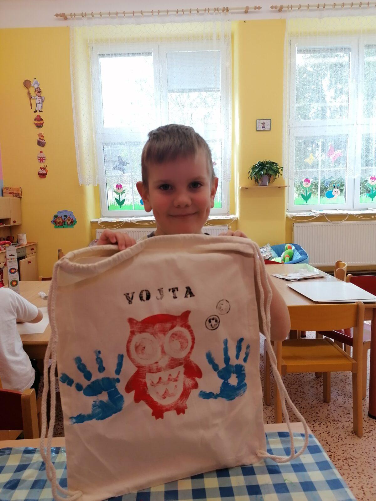 "příprava" batůžků ke dni dětí :-) - 43