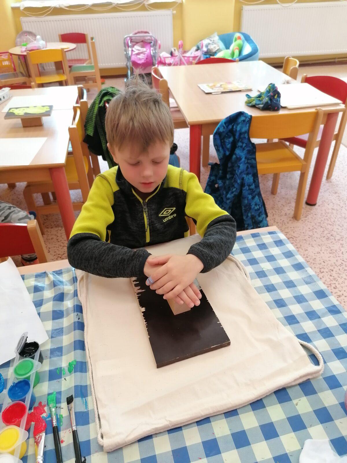 "příprava" batůžků ke dni dětí :-) - 51