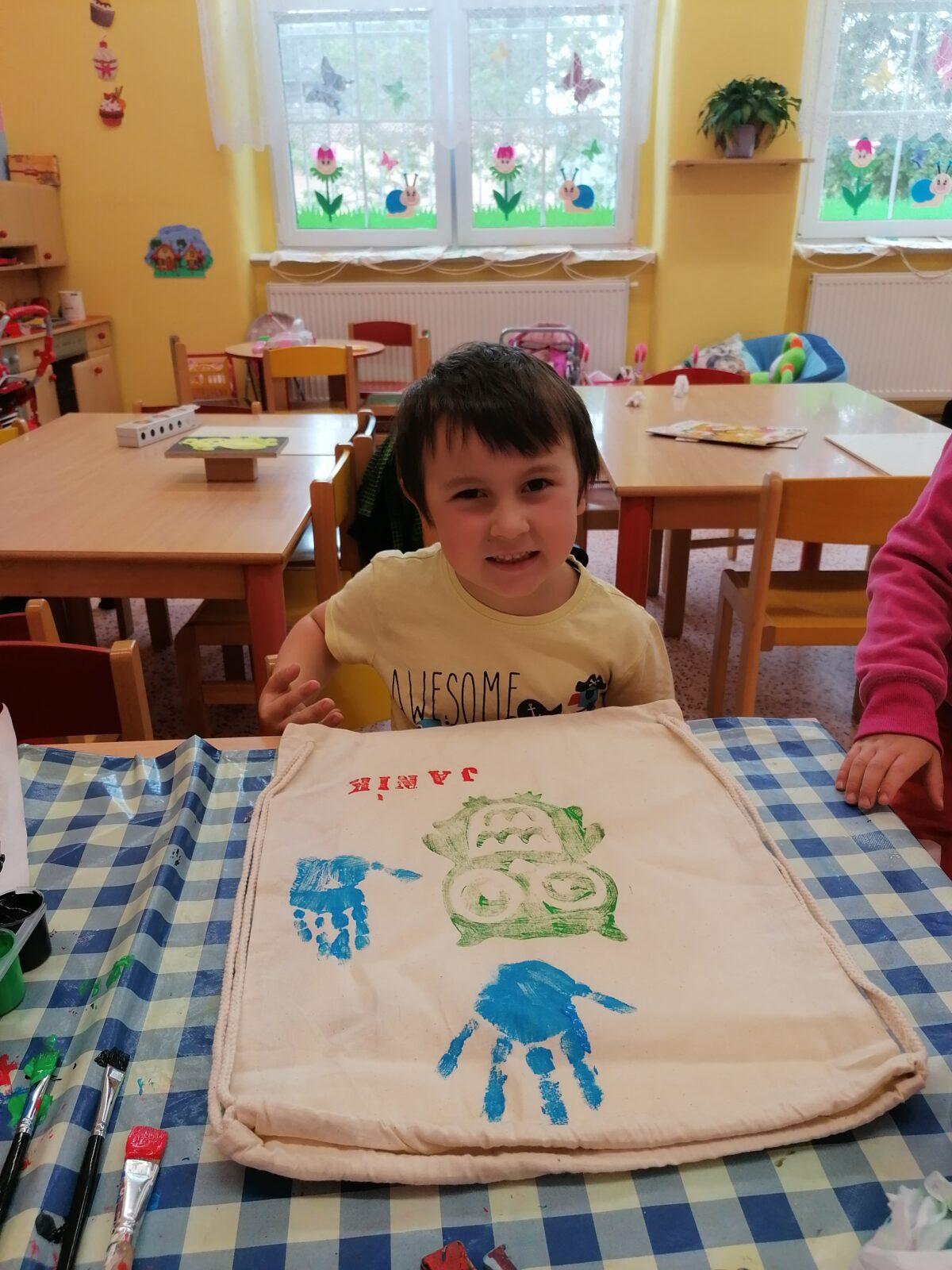 "příprava" batůžků ke dni dětí :-) - 58