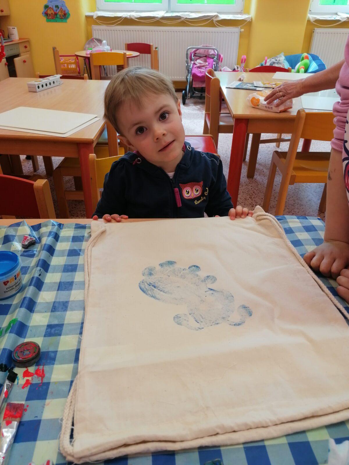 "příprava" batůžků ke dni dětí :-) - 62