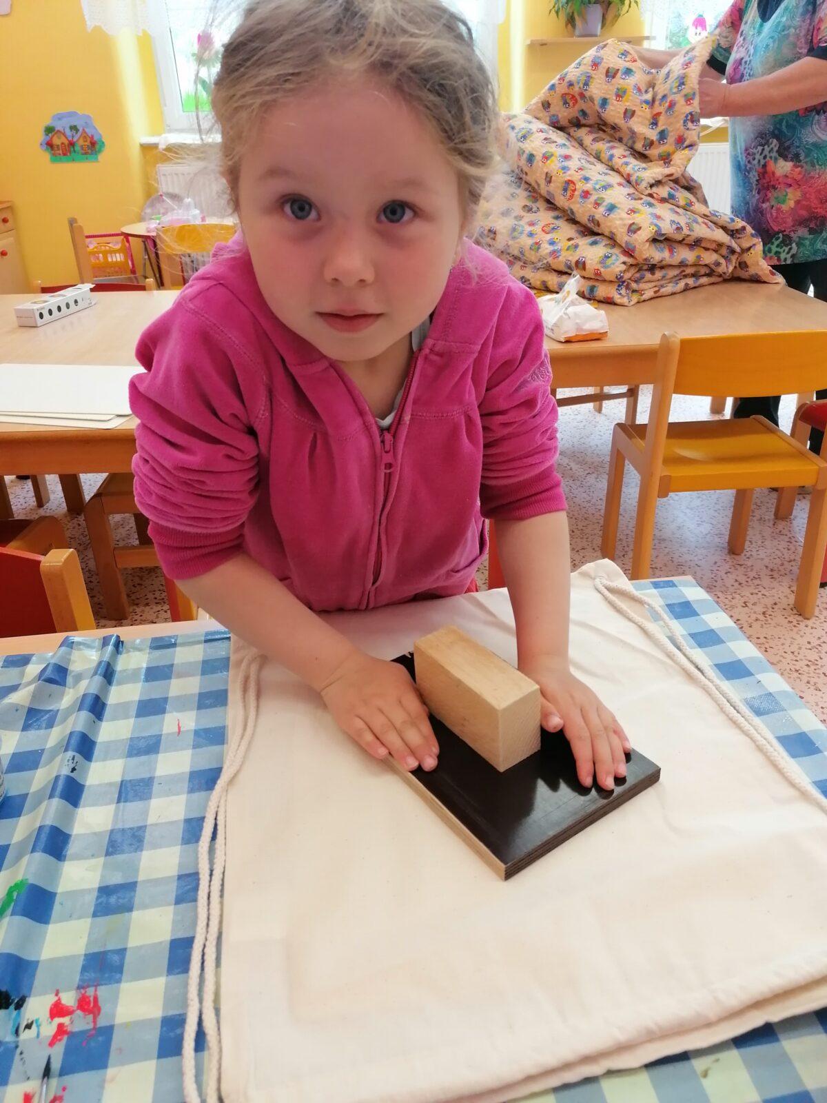 "příprava" batůžků ke dni dětí :-) - 64