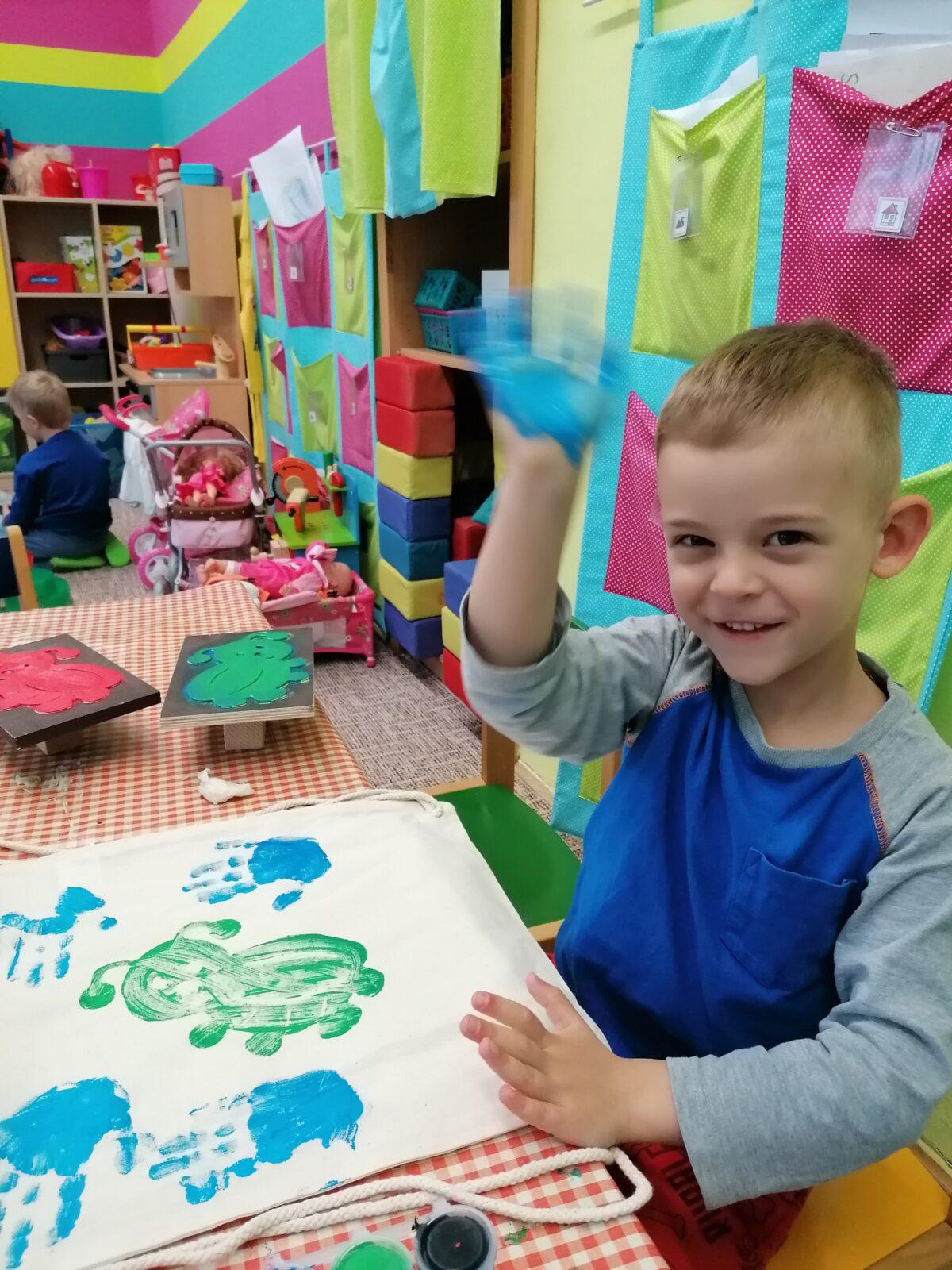 "příprava" batůžků ke dni dětí :-) - 93