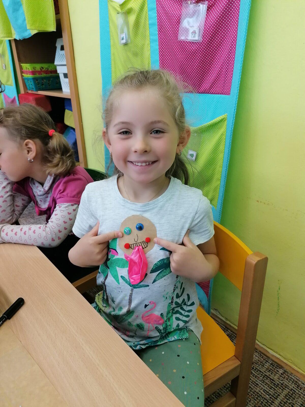 "výroba" dárečku ke dni dětí :-) - 8