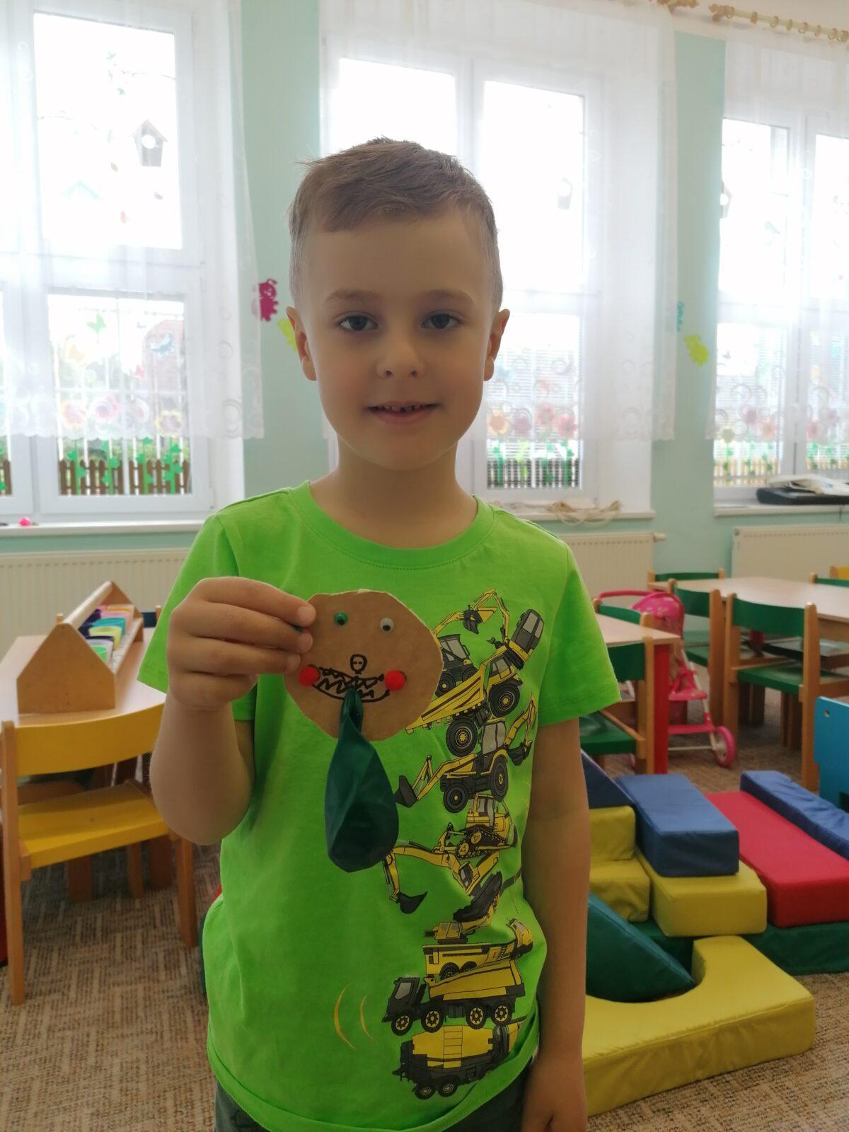 "výroba" dárečku ke dni dětí :-) - 25