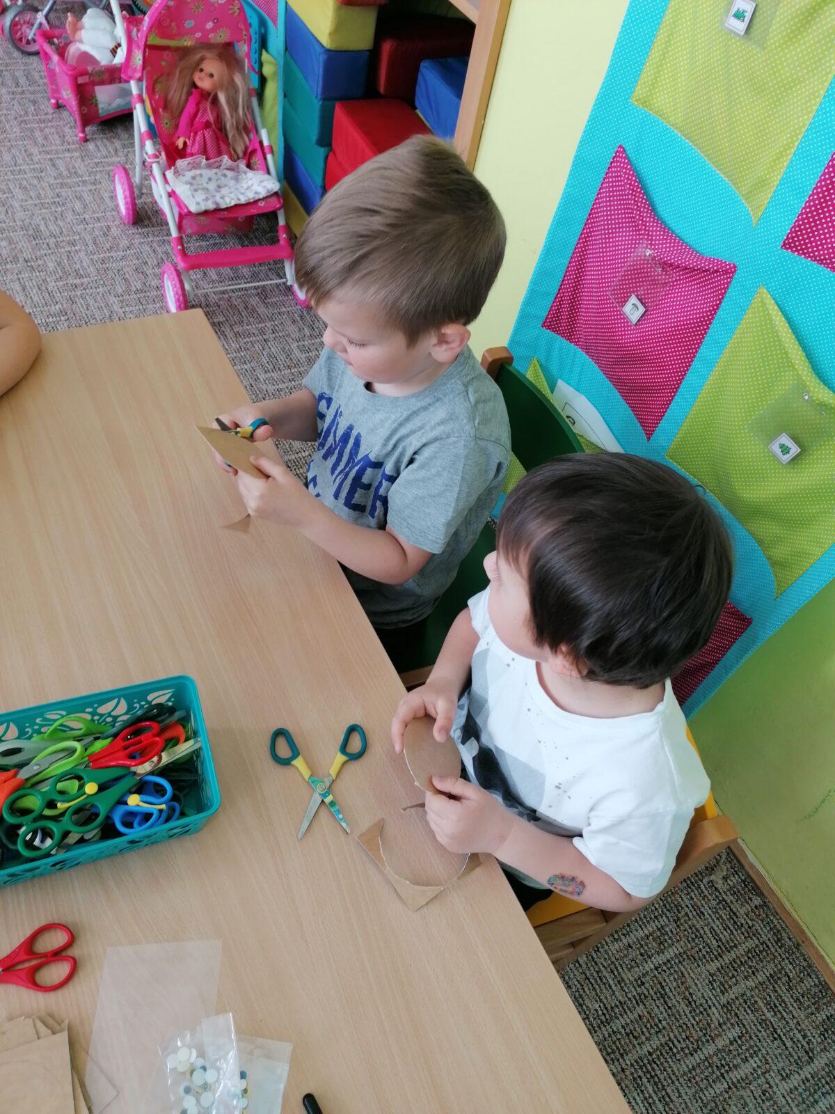 "výroba" dárečku ke dni dětí :-) - 32