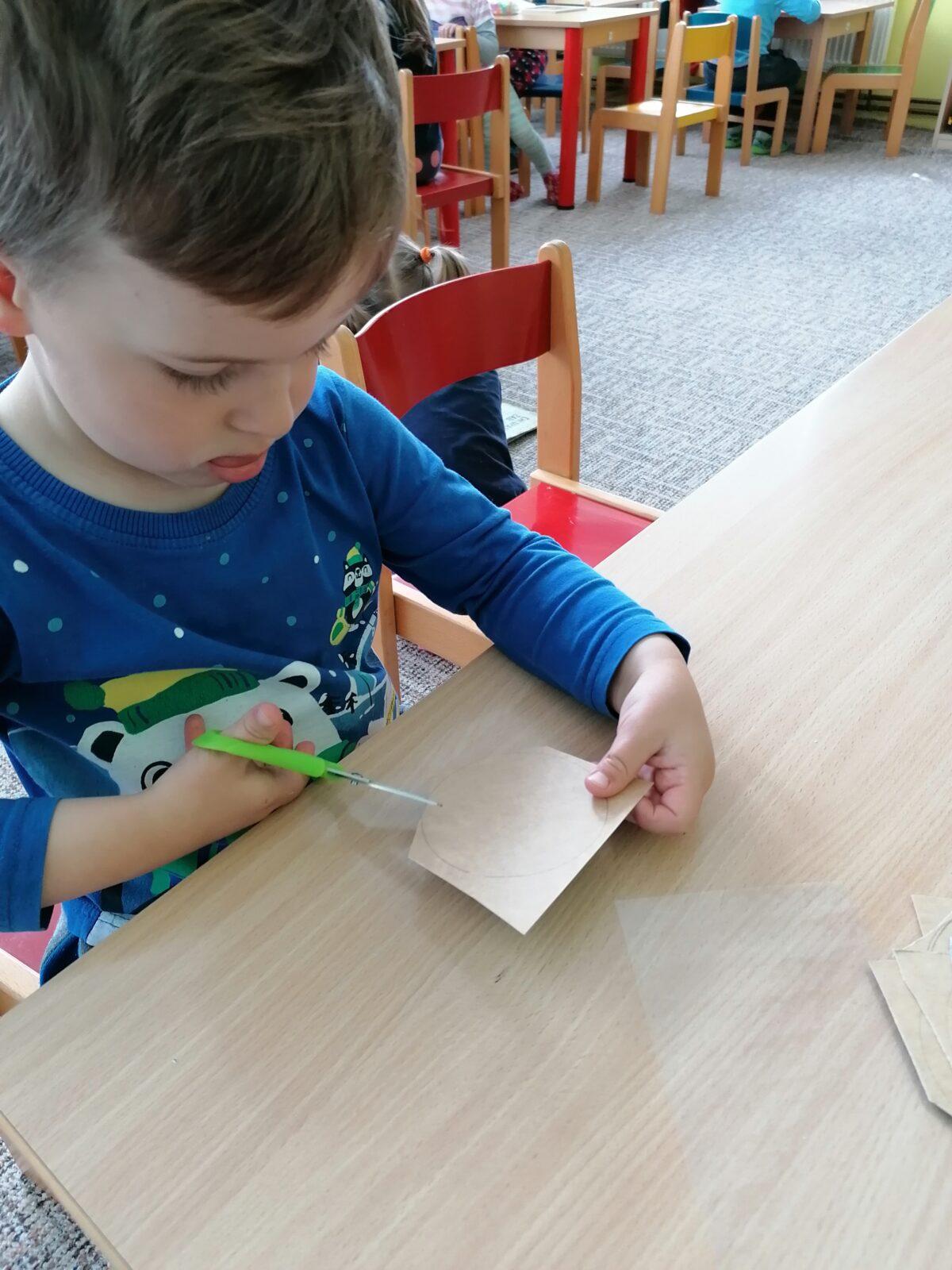 "výroba" dárečku ke dni dětí :-) - 50