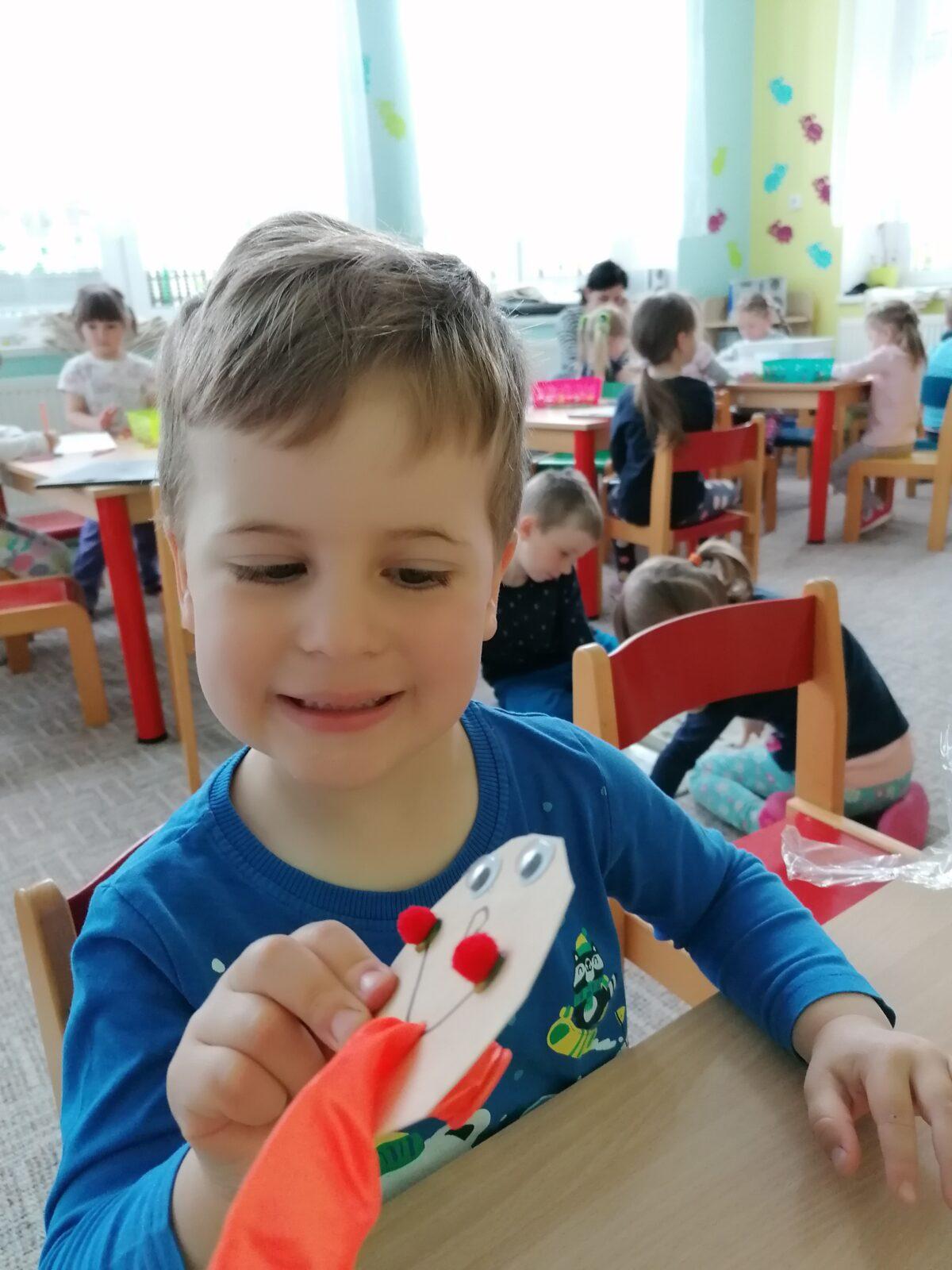 "výroba" dárečku ke dni dětí :-) - 51