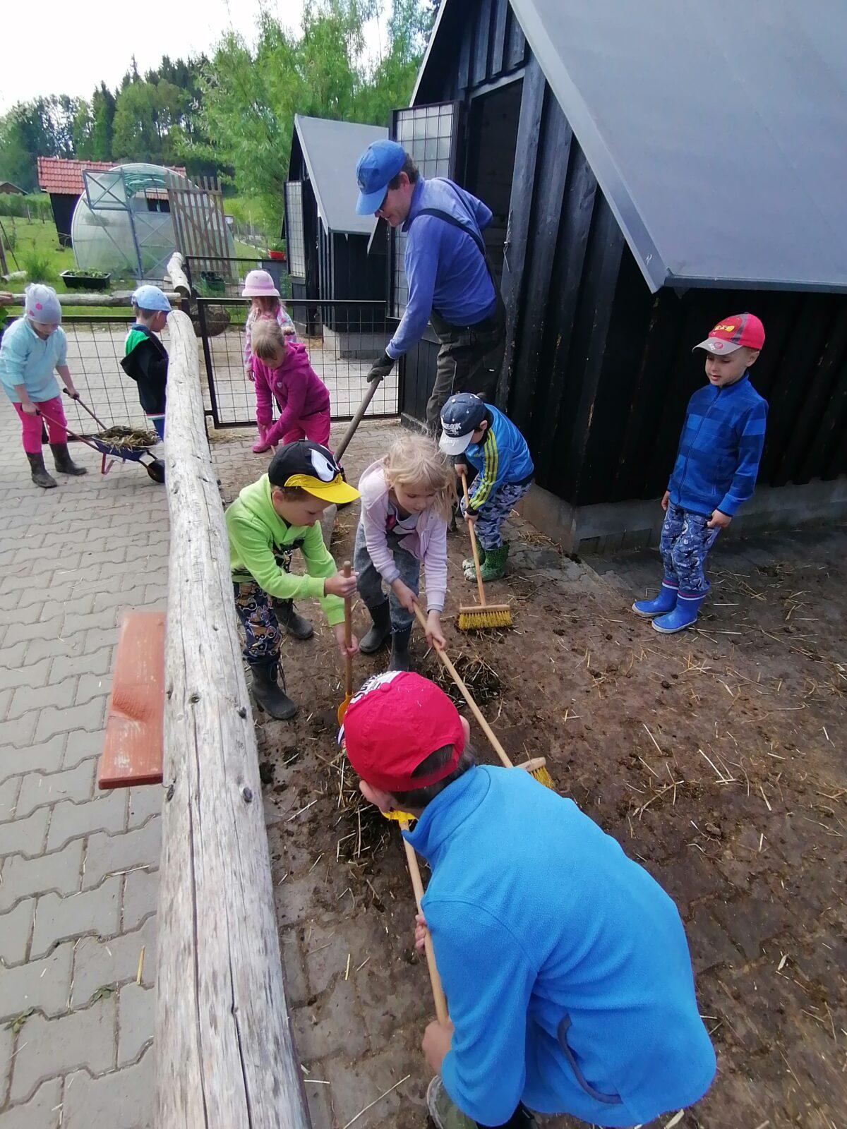Sláva, nazdar výletu:-) (Babiččin statek - Líšnice) I. část - 106