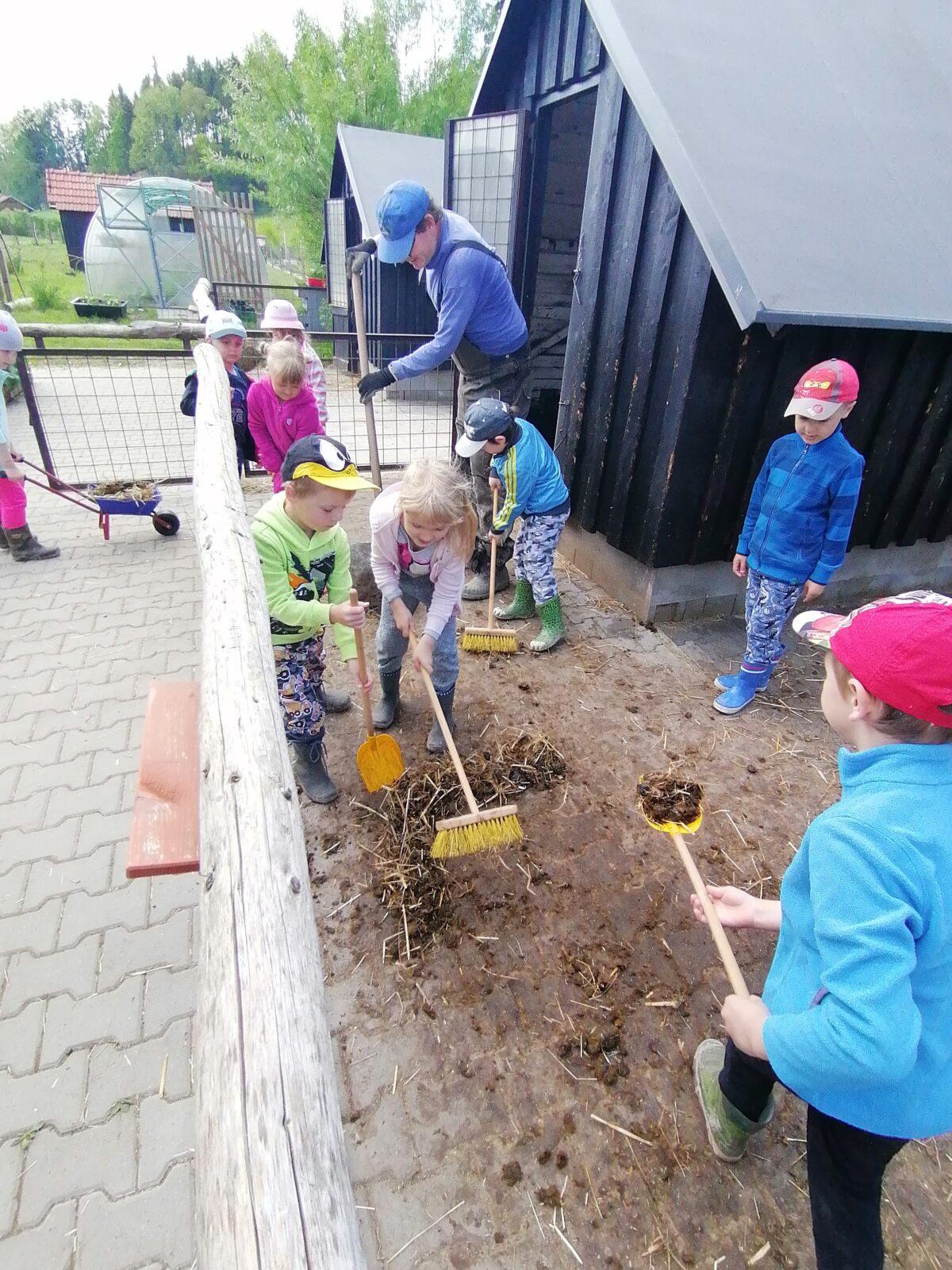 Sláva, nazdar výletu:-) (Babiččin statek - Líšnice) I. část - 107