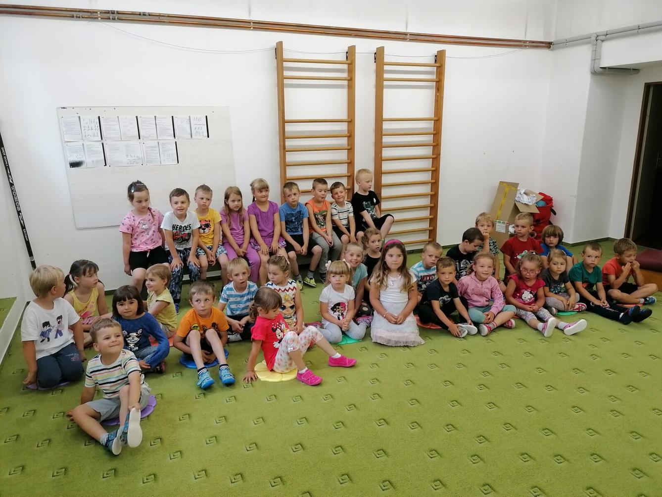 Divadélko "U DVOU SLUNCÍ" - 1