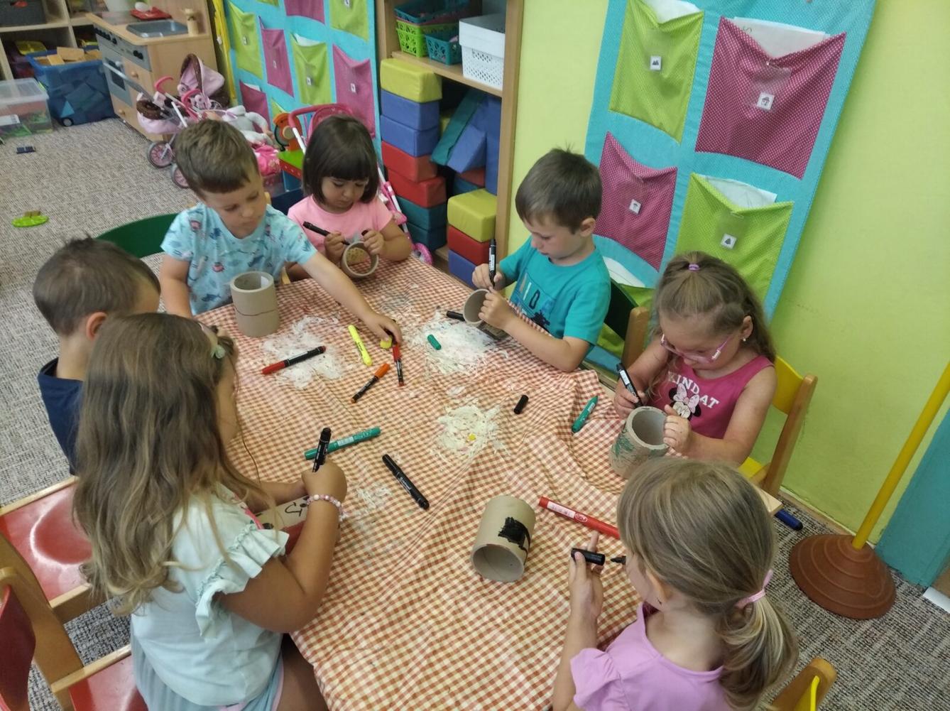 broučci-cestujeme po světě "indiáni" - 3