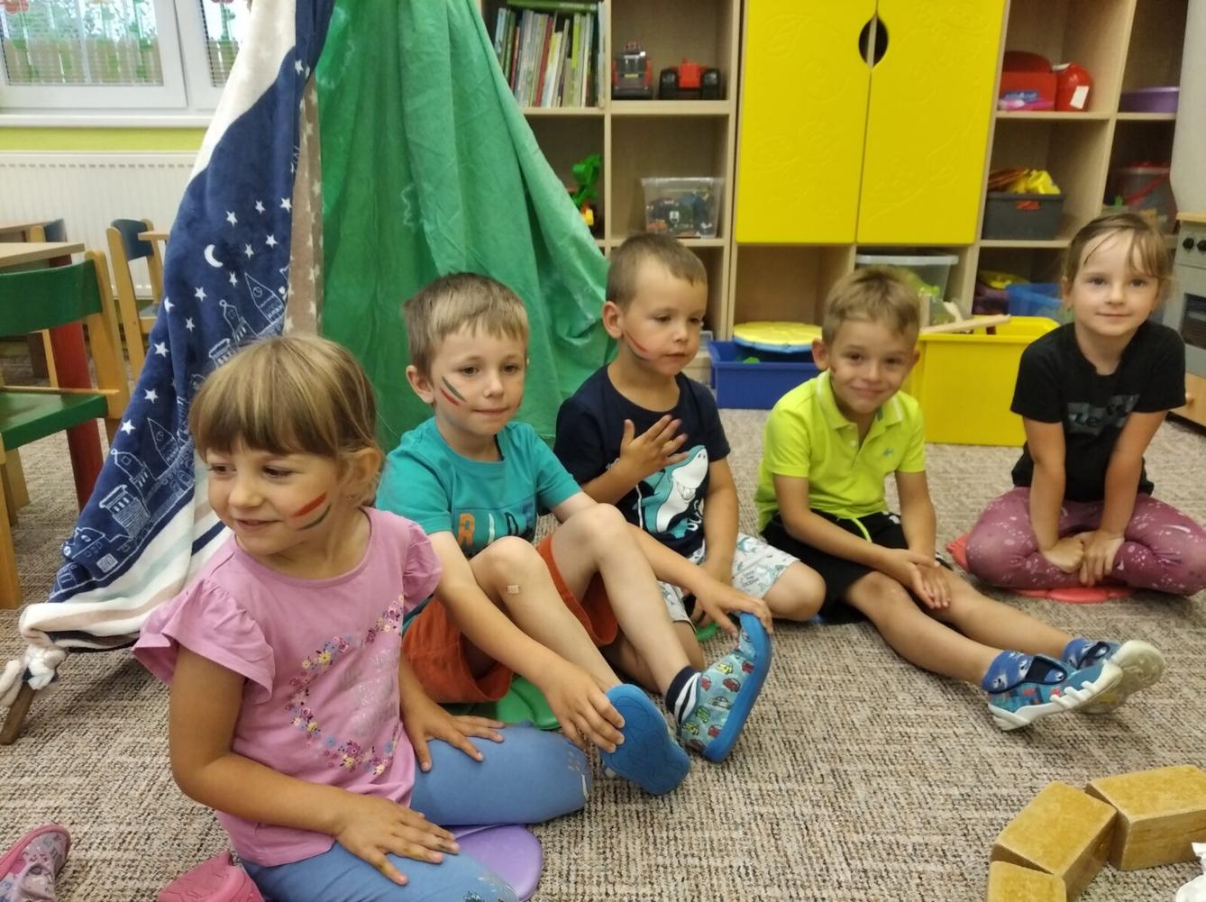 broučci-cestujeme po světě "indiáni" - 8