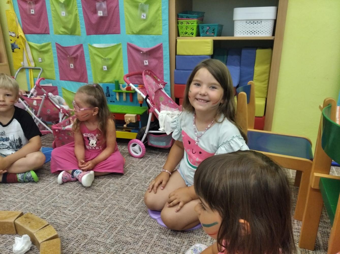 broučci-cestujeme po světě "indiáni" - 9