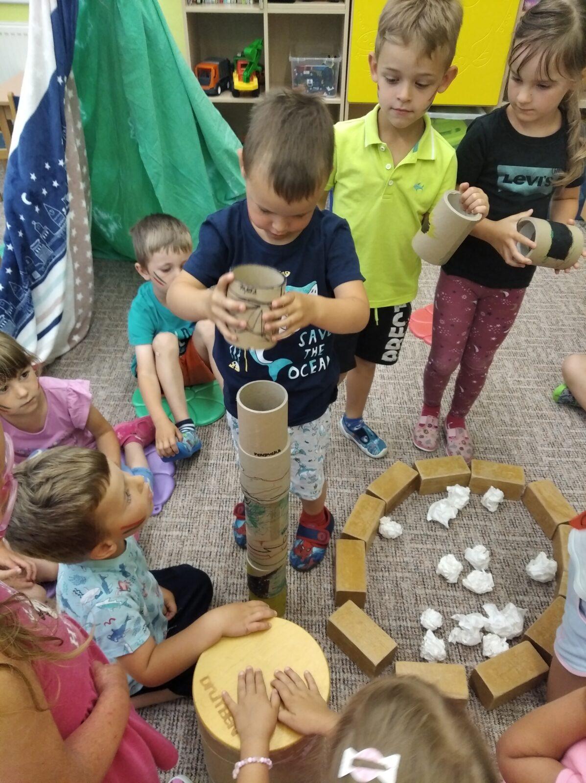 broučci-cestujeme po světě "indiáni" - 11